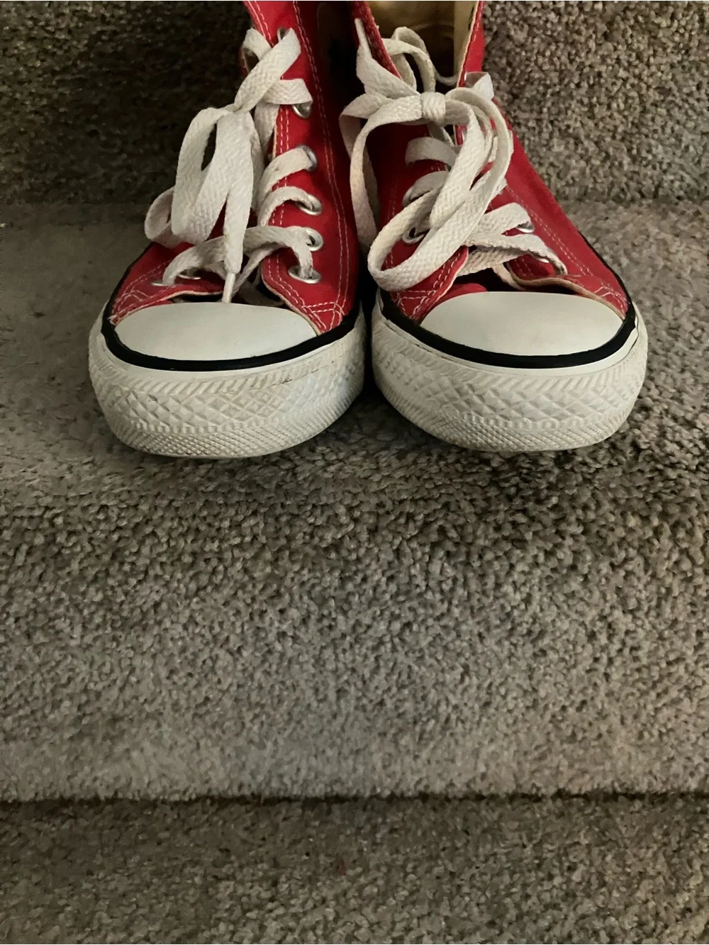 IN GREAT CONDITION! CONVERSE CHUCK TAYLOR ALL STAR HI TOPS KIDS UNISEX SIZE 4